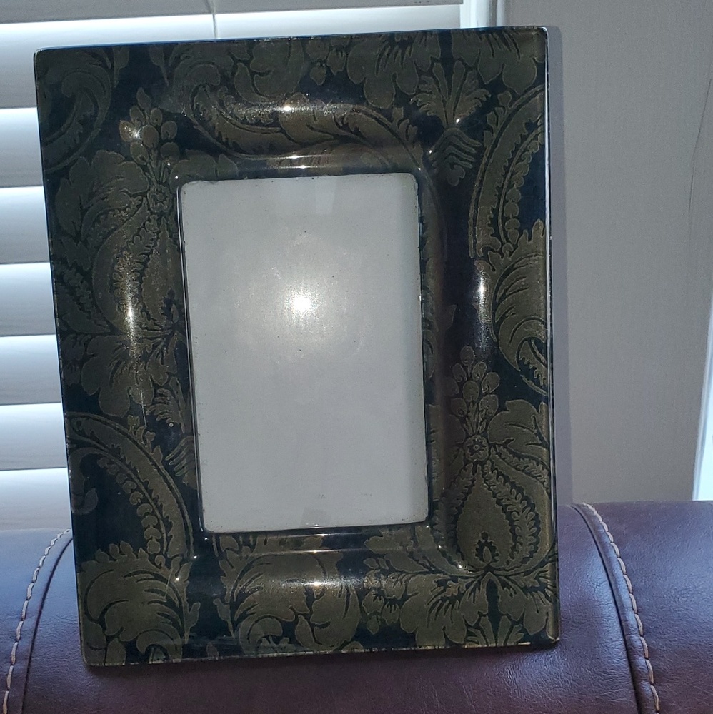 Elsa L picture frame